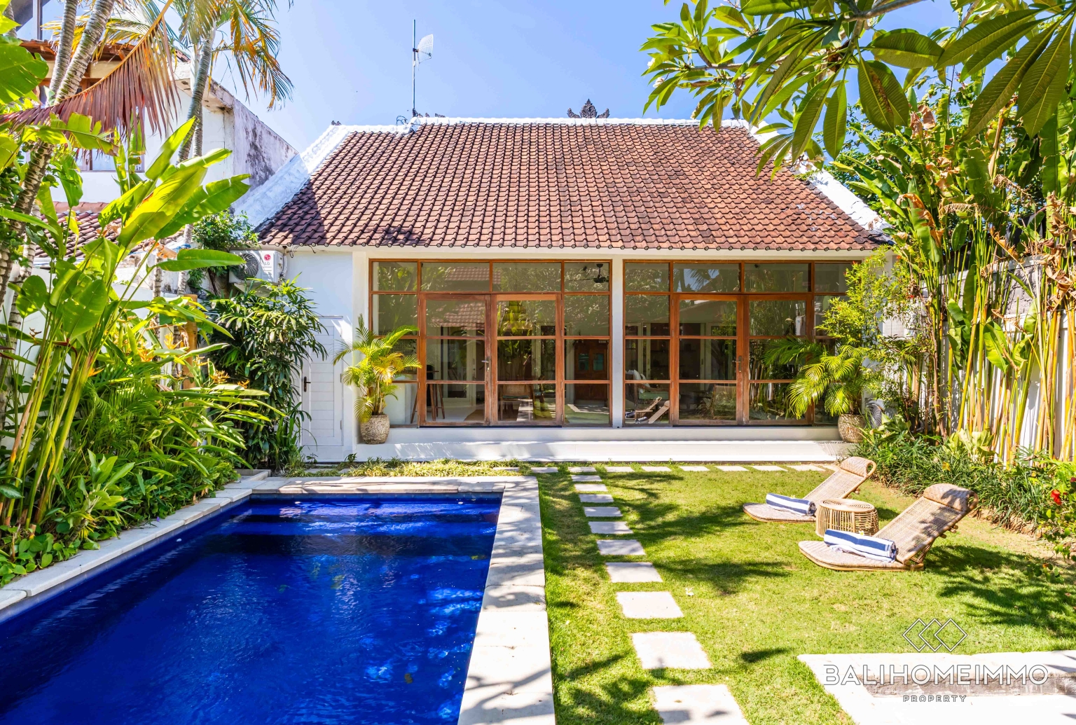 Vila tropis 2 kamar untuk disewakan tahunan dan bulanan di Berawa Canggu view 2