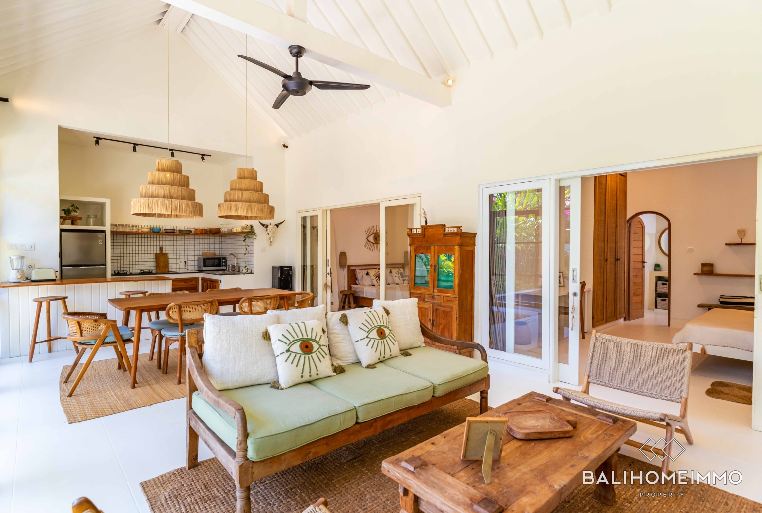 Vila tropis 2 kamar untuk disewakan tahunan dan bulanan di Berawa Canggu view 4