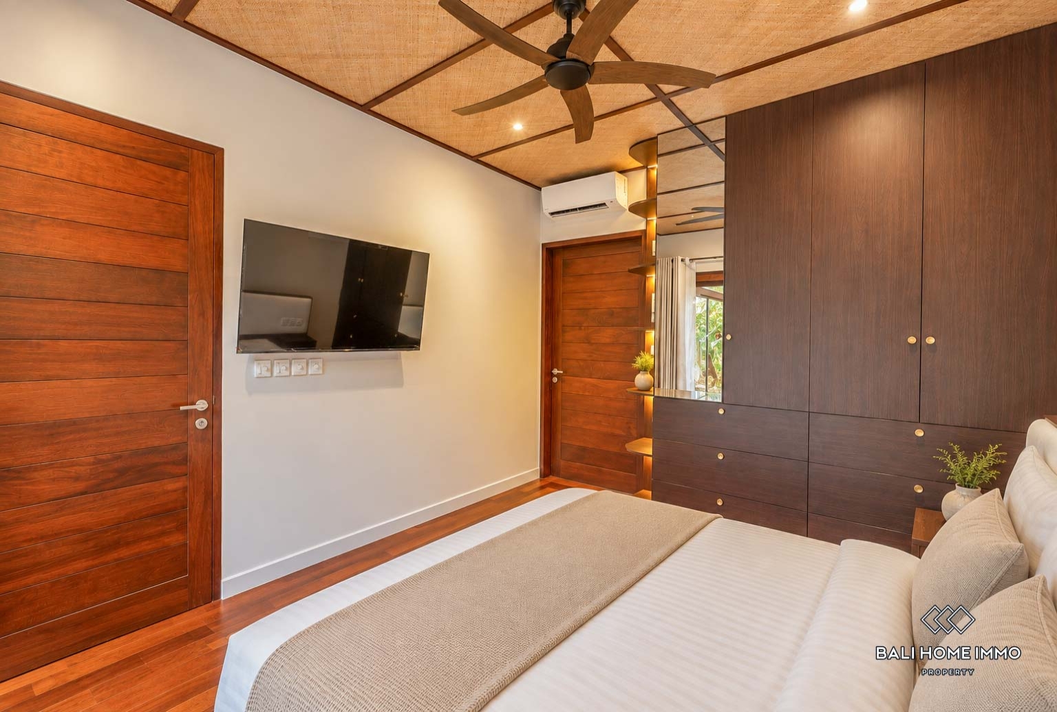 Villa mewah bergaya tropis dengan 3 kamar dijual dengan status hak sewa di Bali, Sanur. view 8