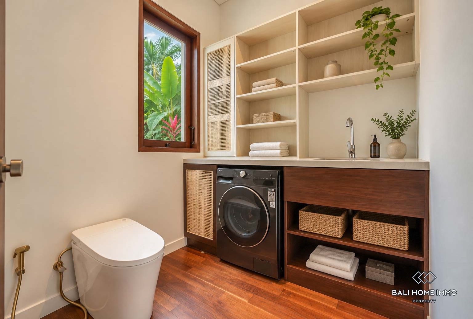 Villa mewah bergaya tropis dengan 3 kamar dijual dengan status hak sewa di Bali, Sanur. view 11