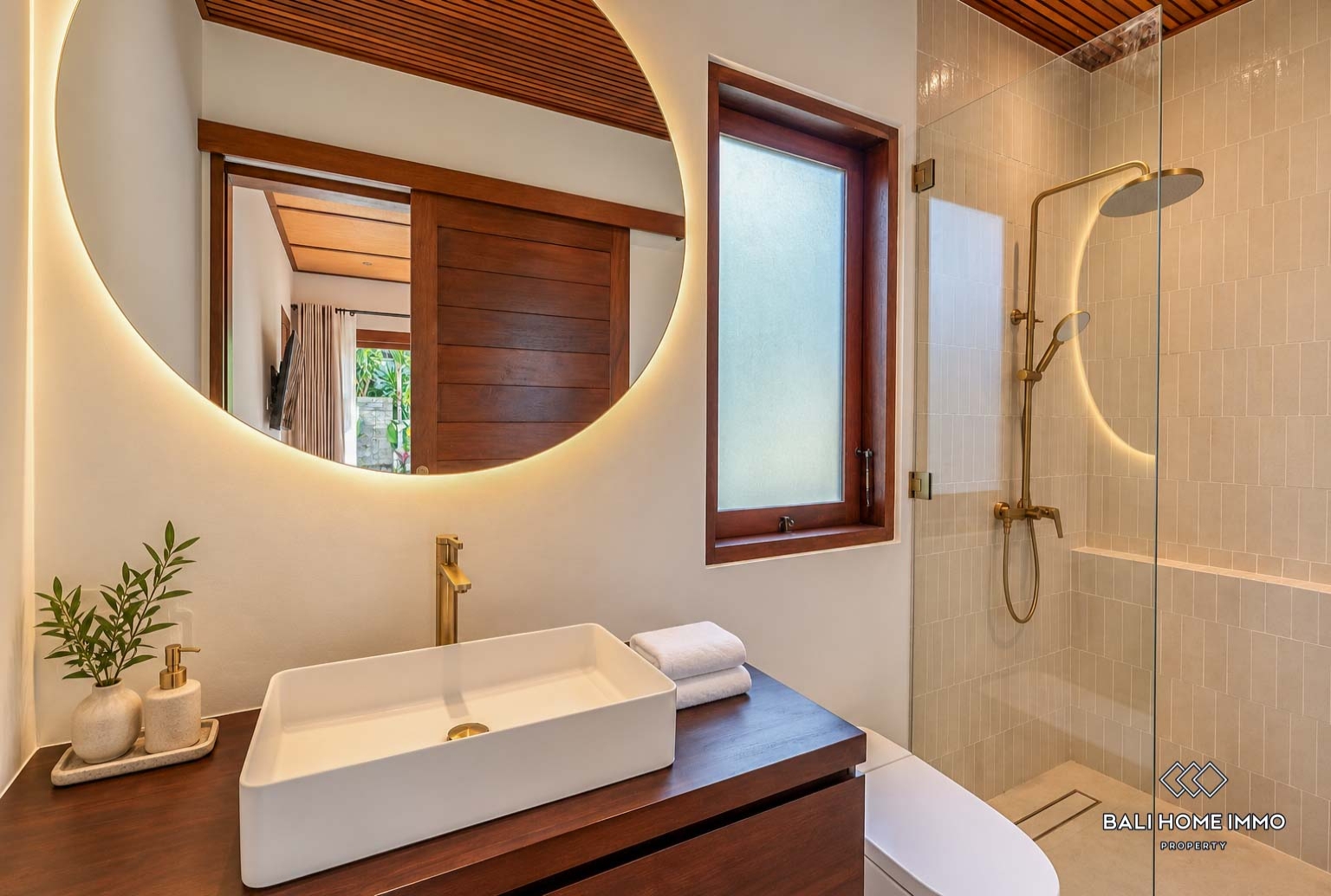 Villa mewah bergaya tropis dengan 3 kamar dijual dengan status hak sewa di Bali, Sanur. view 9