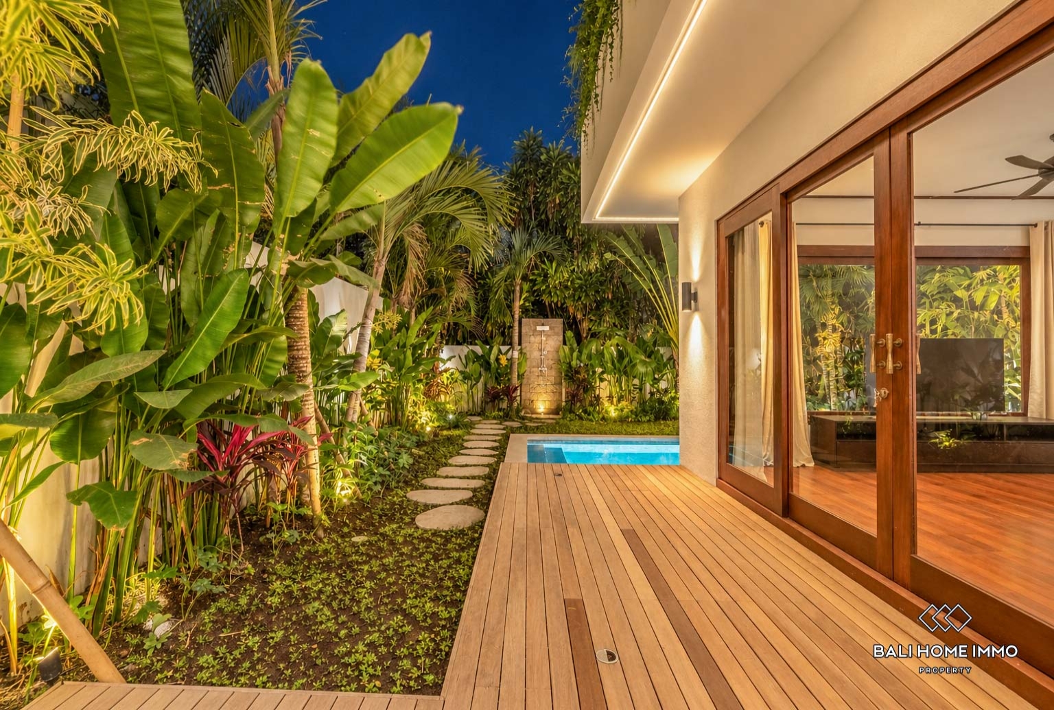 Villa mewah bergaya tropis dengan 3 kamar dijual dengan status hak sewa di Bali, Sanur. view 14