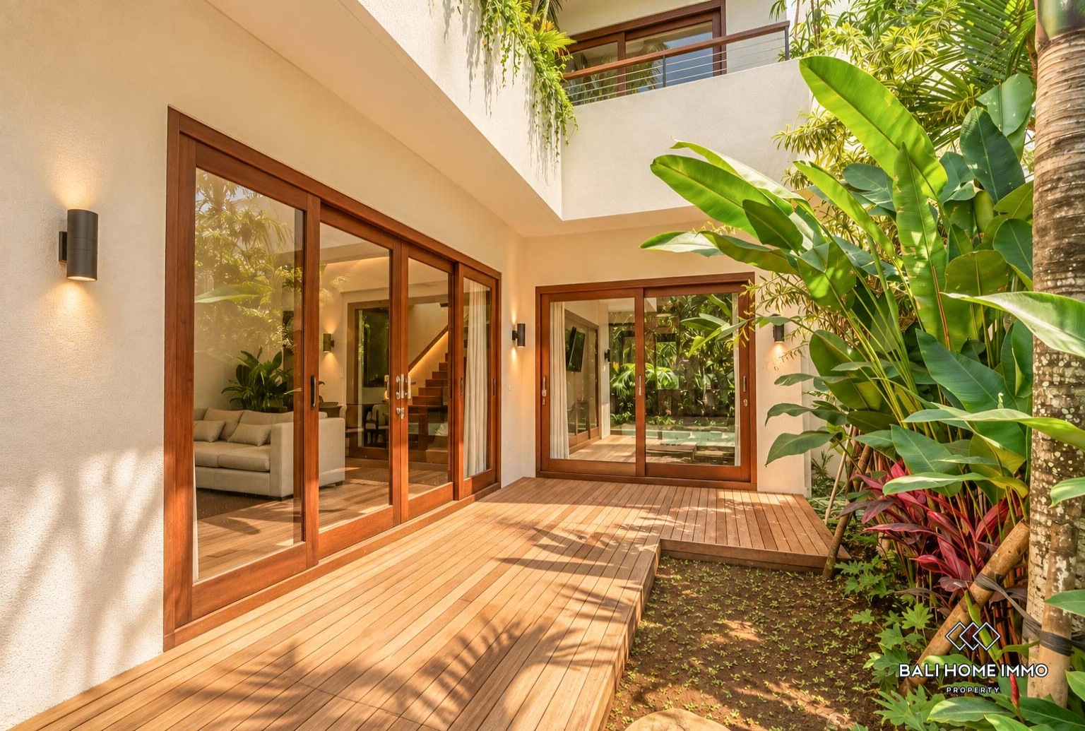 Villa mewah bergaya tropis dengan 3 kamar dijual dengan status hak sewa di Bali, Sanur. view 2
