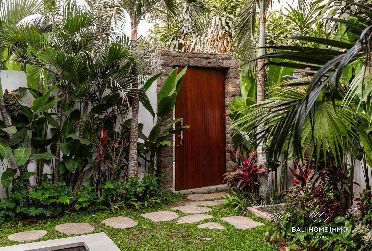 Villa de luxe tropicale de 3 chambres à vendre en bail emphytéotique à Sanur, Bali view 24
