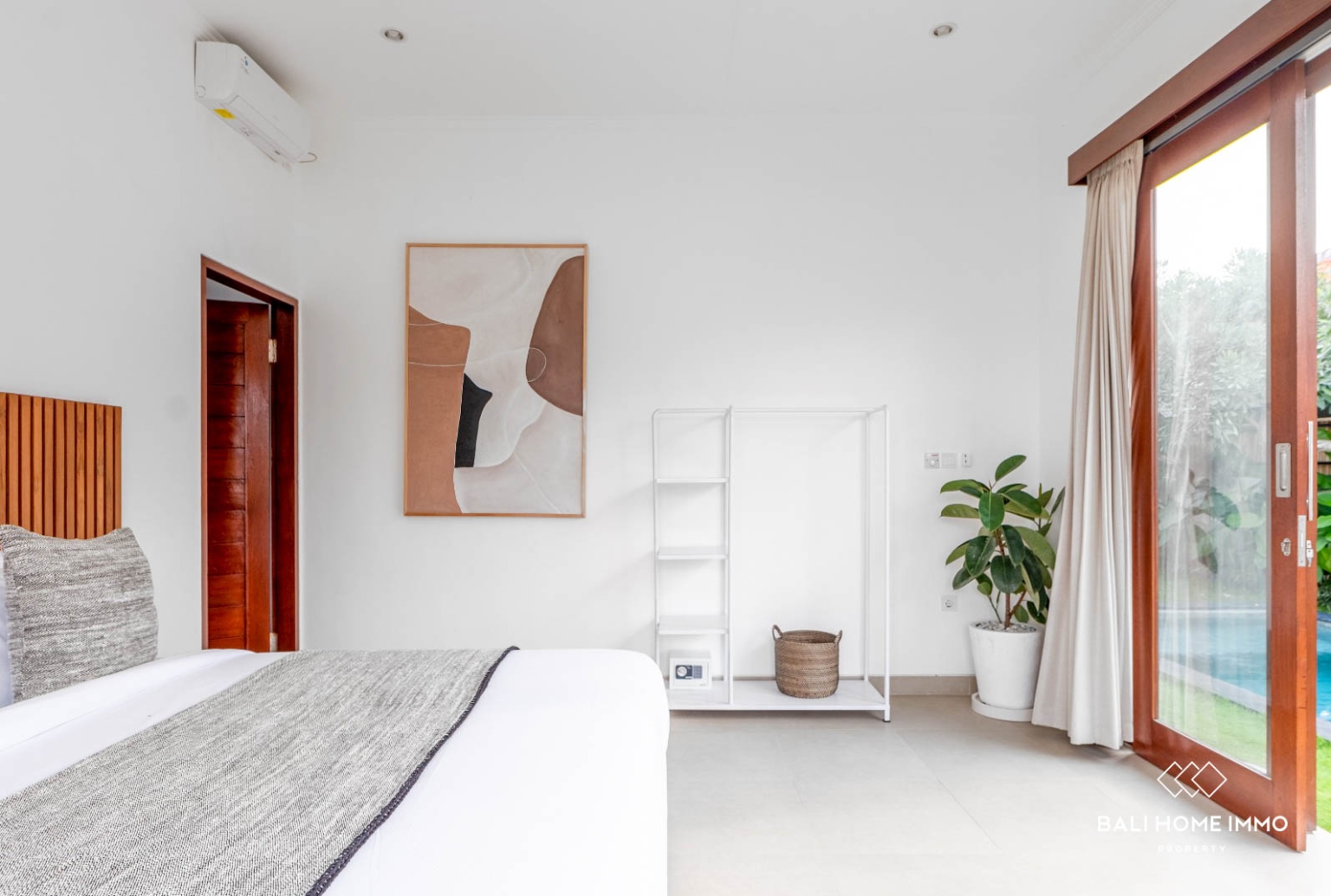 Tropical Residential Retreat for rent in Canggu Berawa view 12