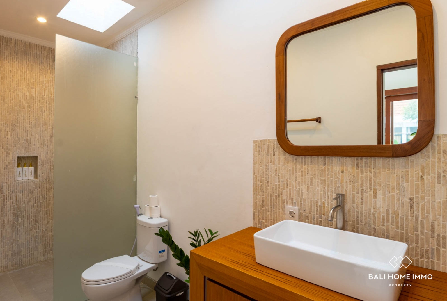 Tropical Residential Retreat for rent in Canggu Berawa view 13