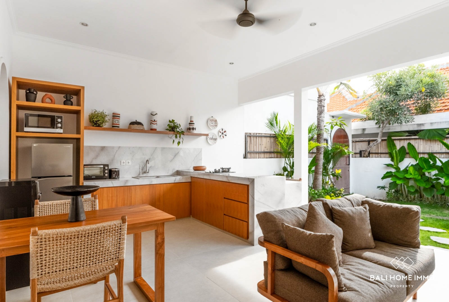 Tropical Residential Retreat for rent in Canggu Berawa view 5