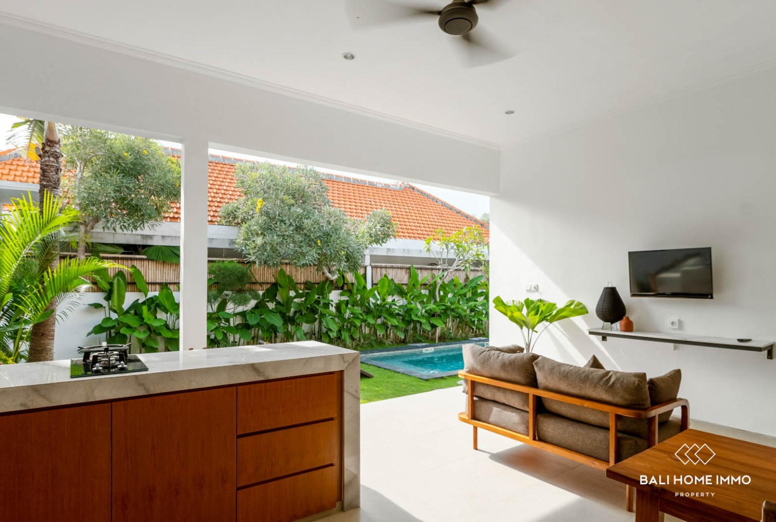 Tropical Residential Retreat for rent in Canggu Berawa view 3