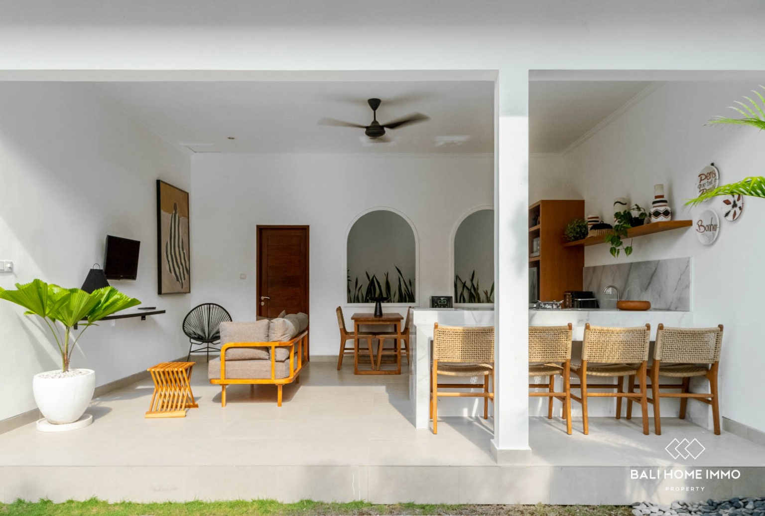 Tropical Residential Retreat for rent in Canggu Berawa view 2