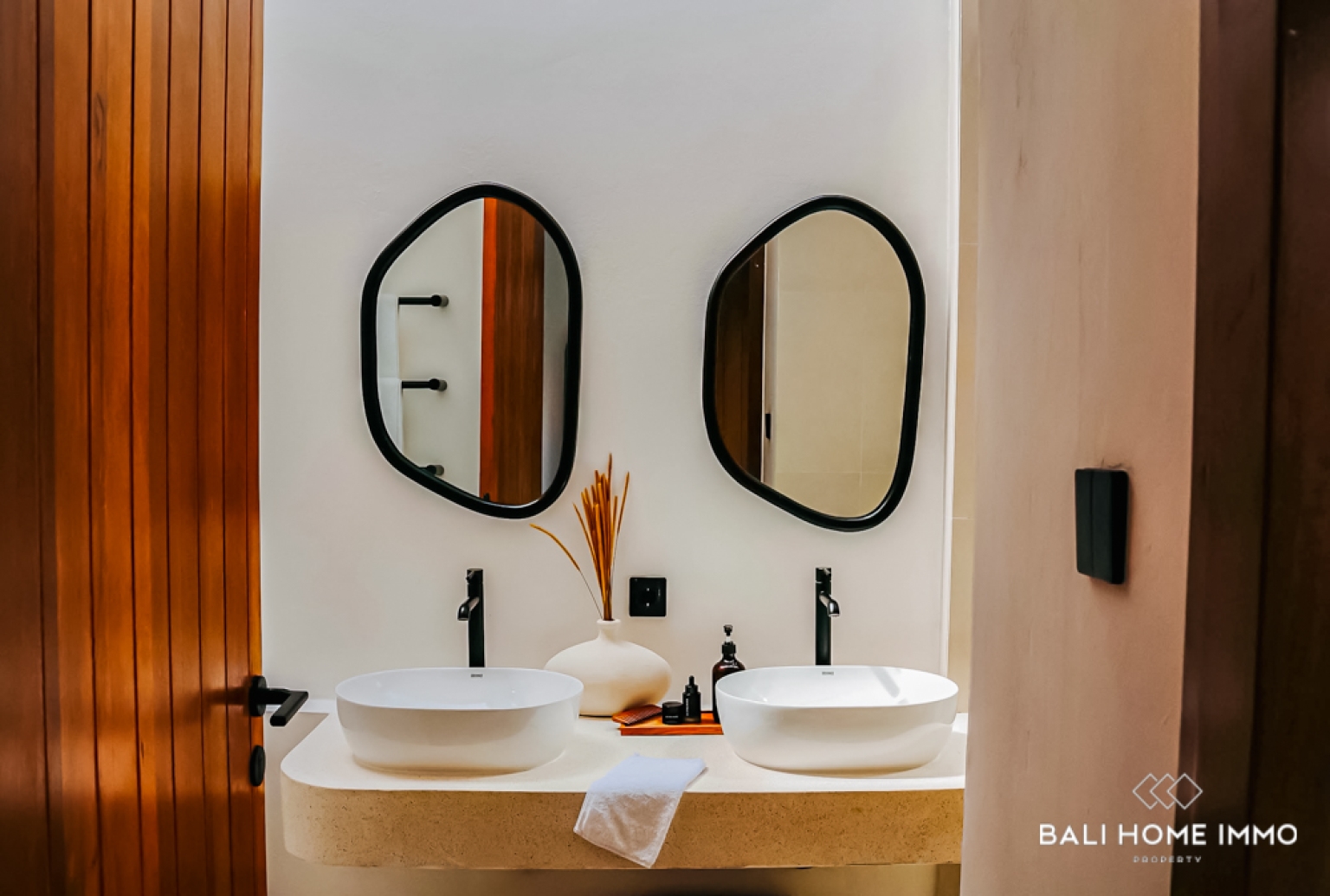 TROPICAL UNIQUE 2 BEDROOM VILLA WITH JACUZZI FOR SALE IN ULUWATU view 13