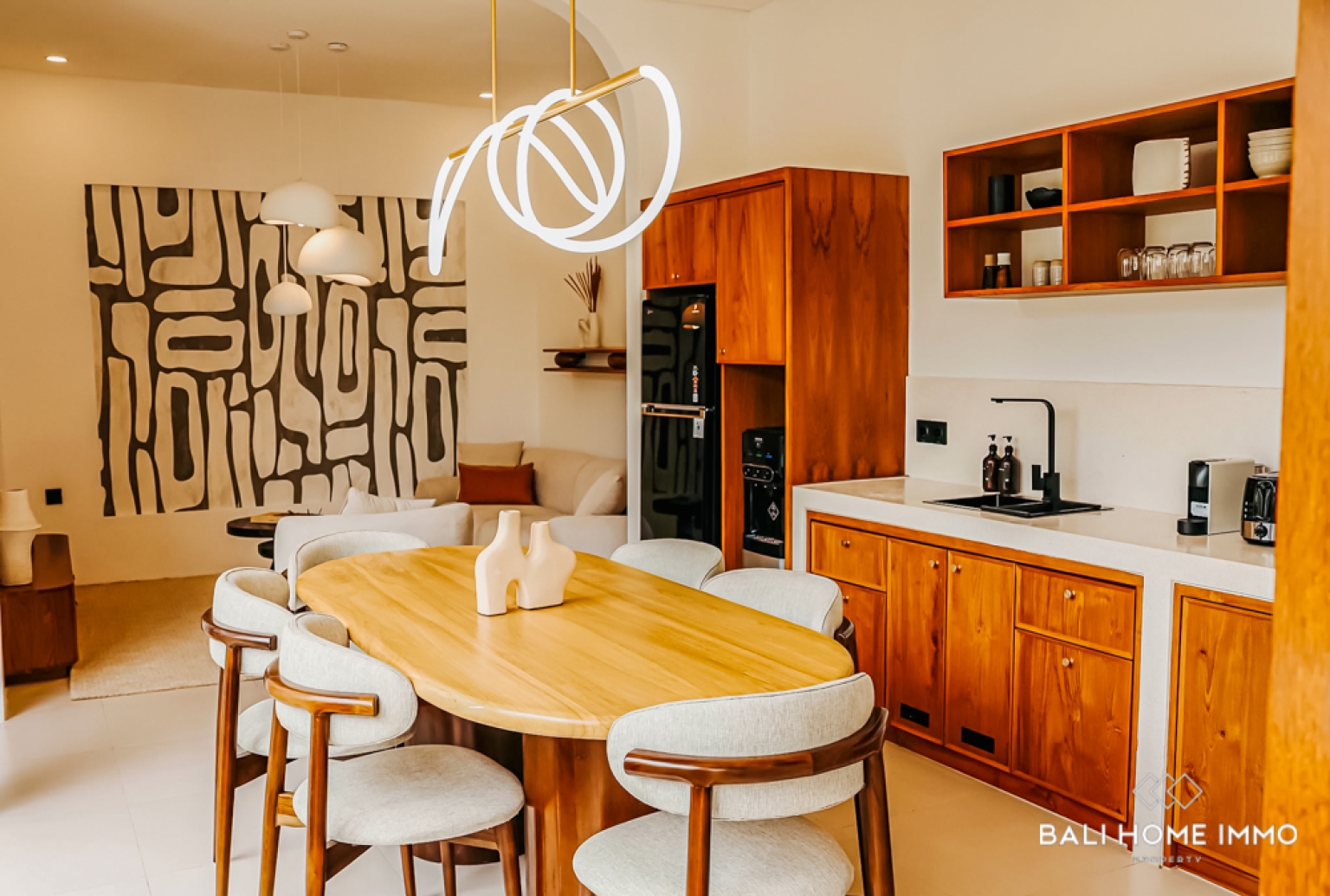 TROPICAL UNIQUE 2 BEDROOM VILLA WITH JACUZZI FOR SALE IN ULUWATU view 6