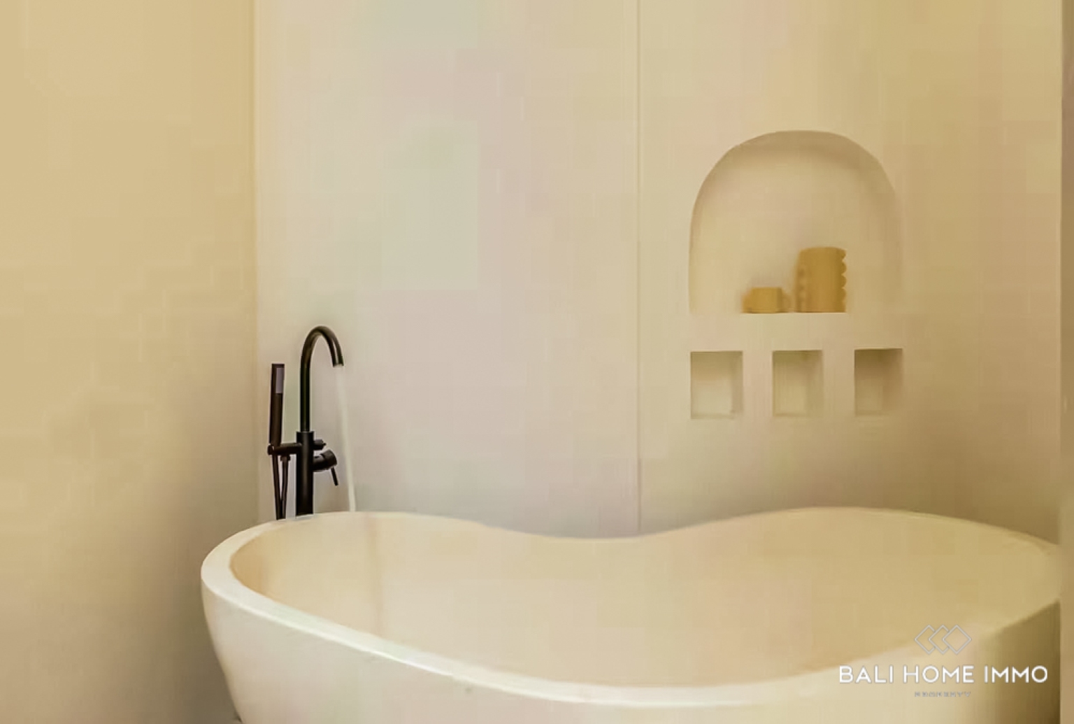 TROPICAL UNIQUE 2 BEDROOM VILLA WITH JACUZZI FOR SALE IN ULUWATU view 16