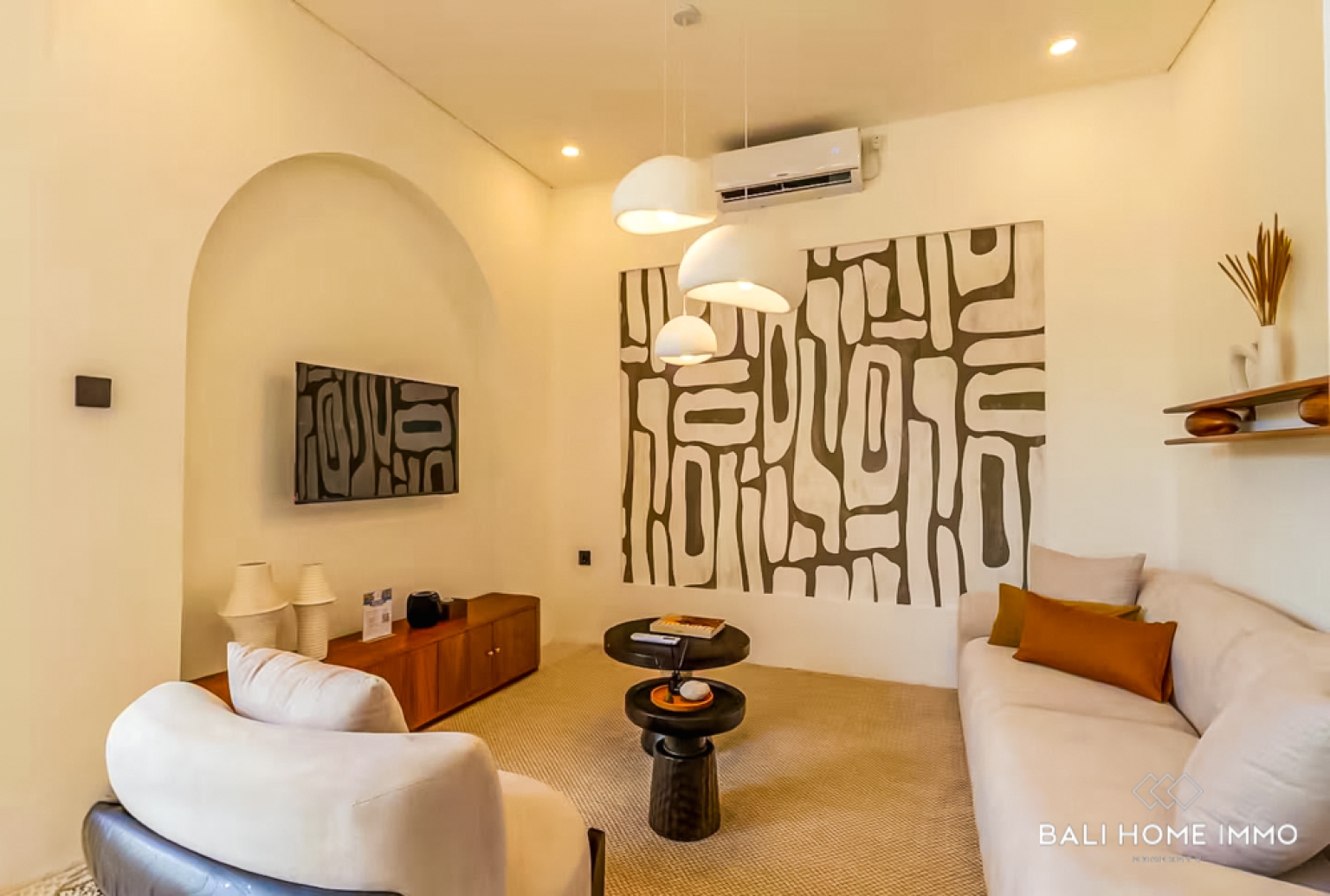 TROPICAL UNIQUE 2 BEDROOM VILLA WITH JACUZZI FOR SALE IN ULUWATU view 5