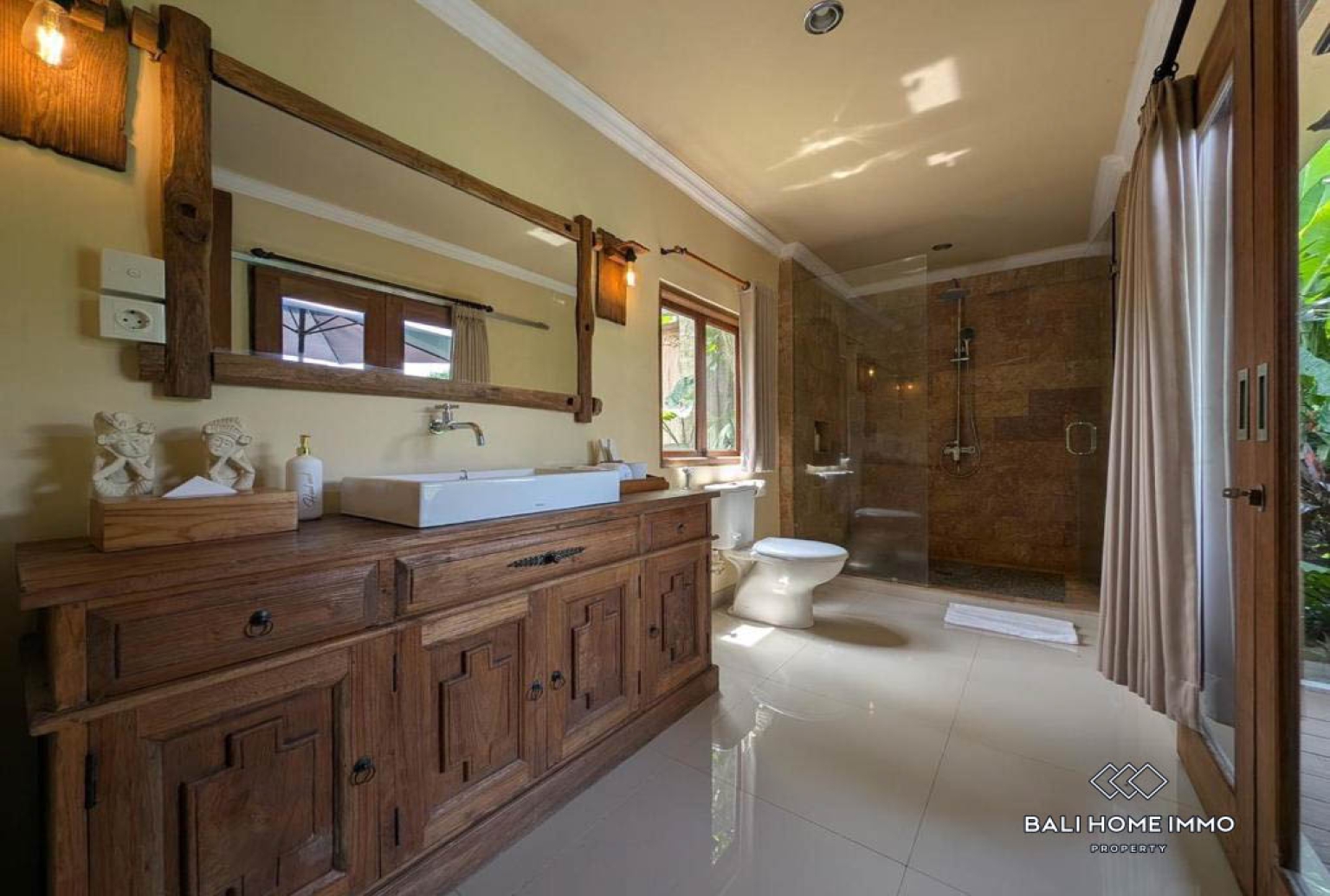 Turnkey 5 Bedrooms Boutique Villa with Greenzone Views For Sale Tegallalang, Ubud view 9