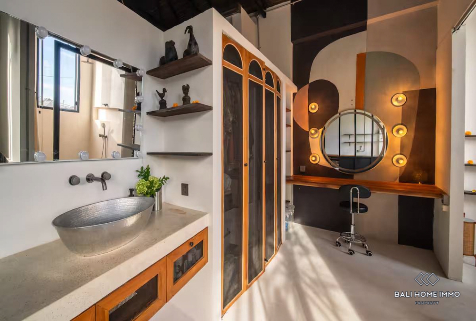 Villa moderne unique de 2 chambres avec piscine intérieure à vendre à Berawa, Bali view 17