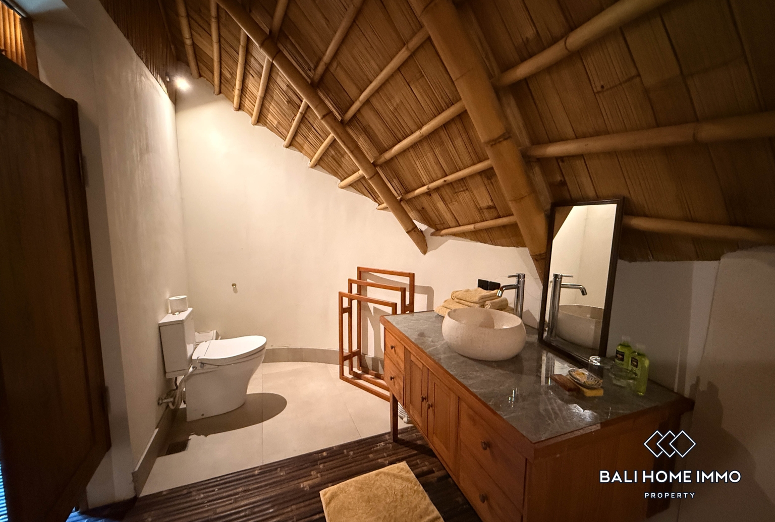Unique Bamboo Style 6 Bedroom Villa For Rent in Legian view 14