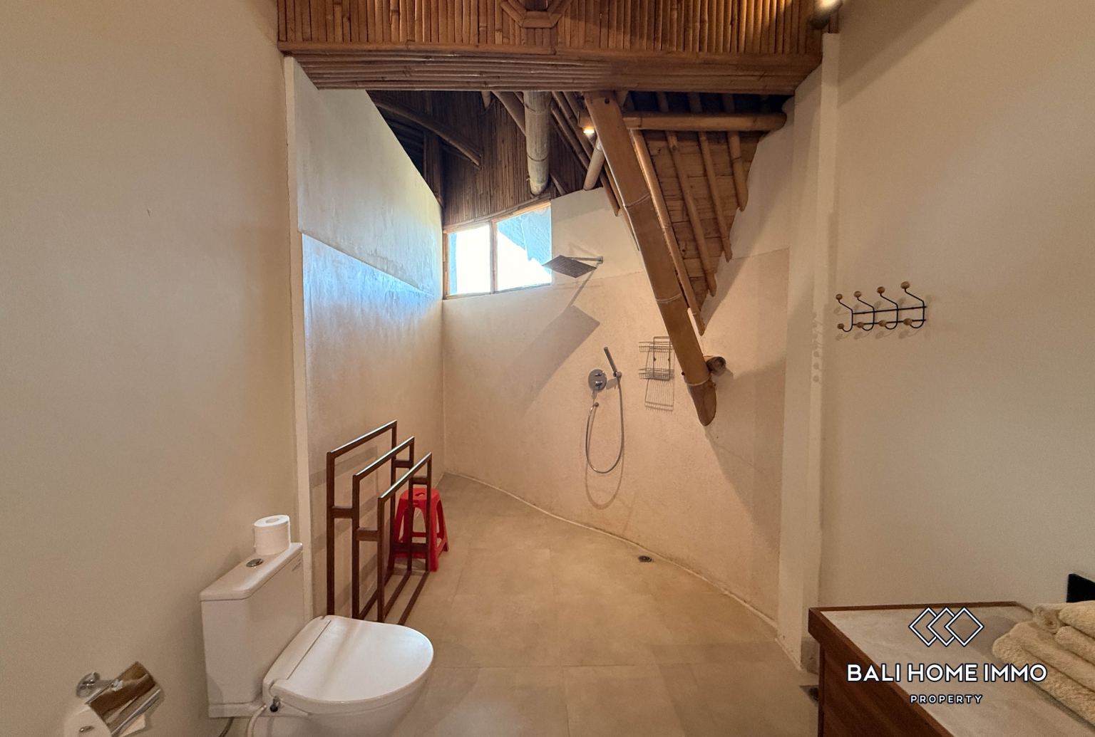 Unique Bamboo Style 6 Bedroom Villa For Rent in Legian view 18