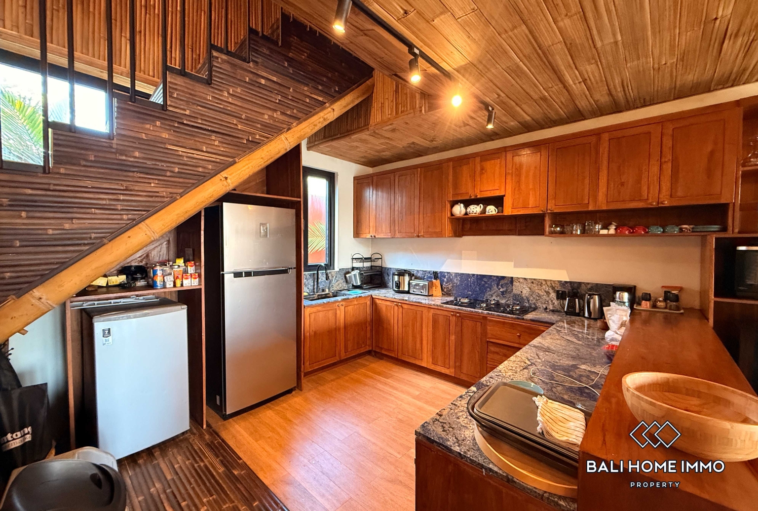 Unique Bamboo Style 6 Bedroom Villa For Rent in Legian view 7