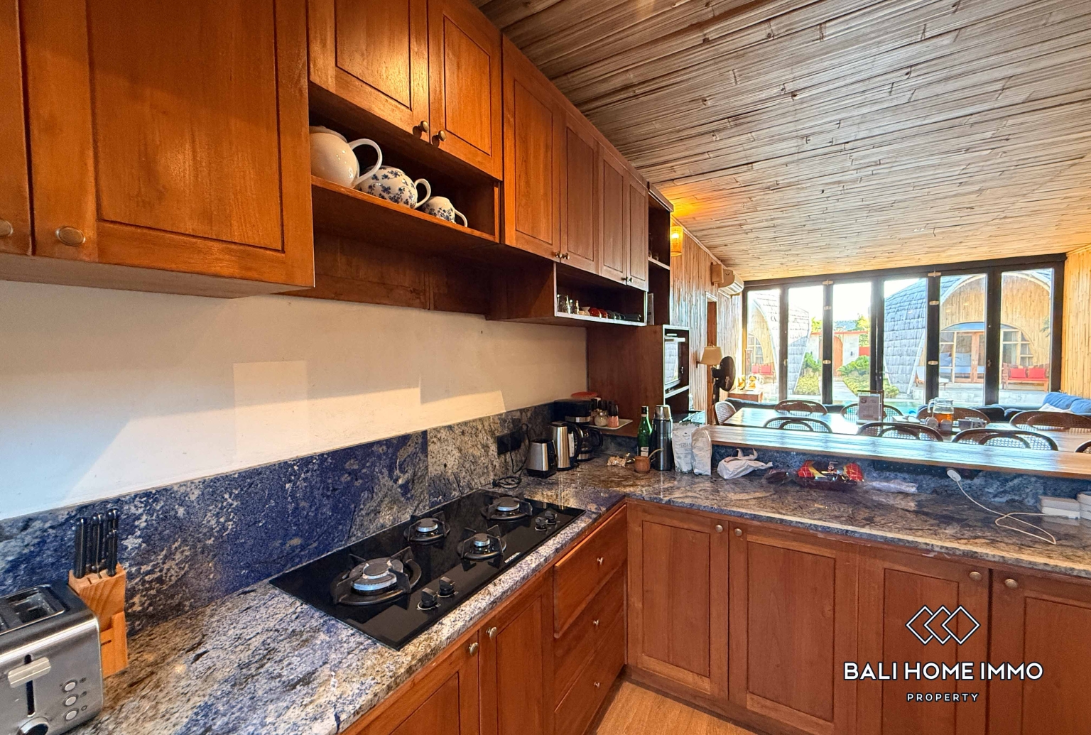 Unique Bamboo Style 6 Bedroom Villa For Rent in Legian view 8