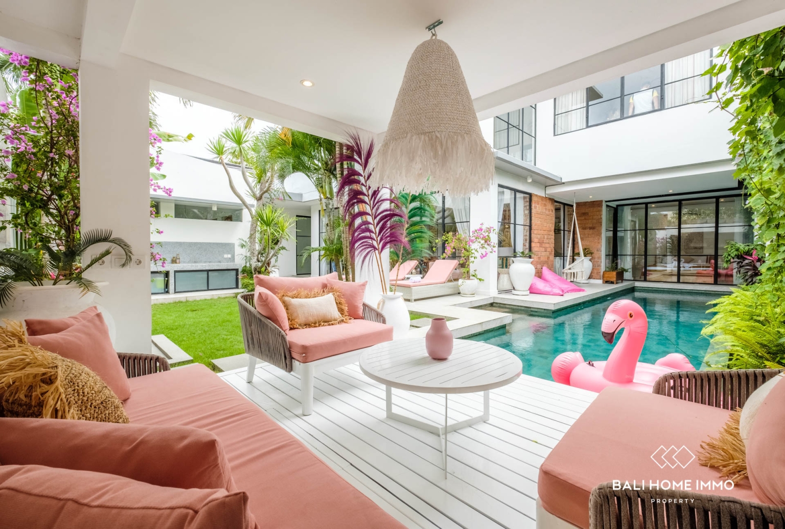 Unique Concept 4-Bedroom Villa for Sale in Berawa, Canggu view 2
