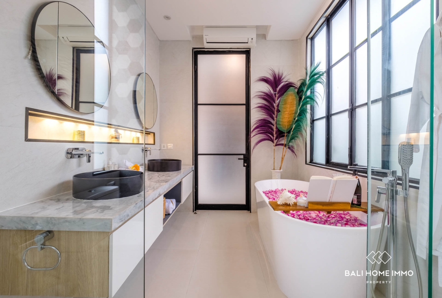 Unique Concept 4-Bedroom Villa for Sale in Berawa, Canggu view 17