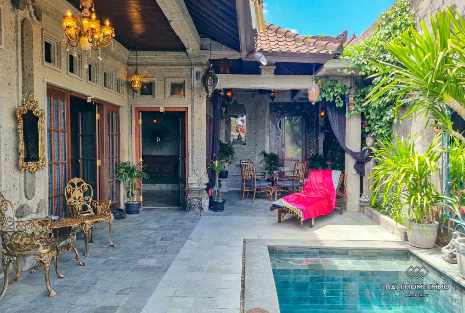 Unique Design 2 Bedroom Villa for Yearly Rental in Bali Kerobokan view 2