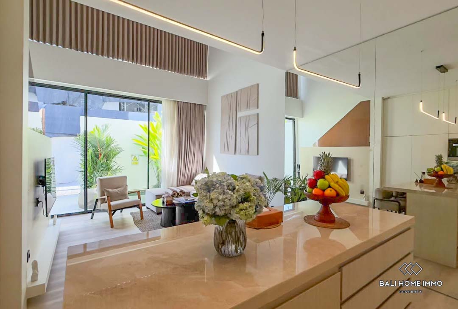Well designed 2 bedrooms villa in a complex for sale in Bali, Canggu, Berawa view 6