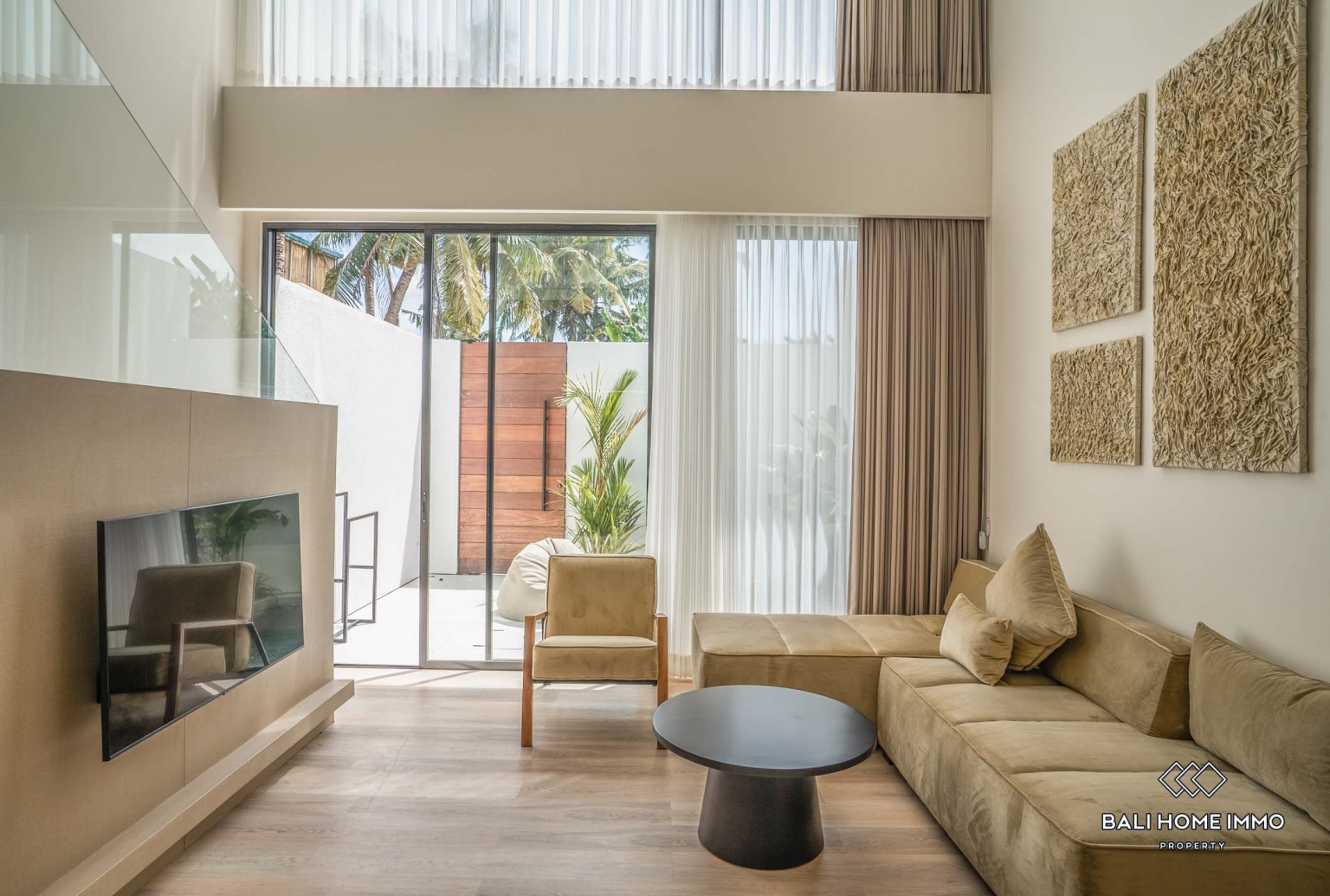 Well designed 2 bedrooms villa in a complex for sale in Bali, Canggu, Berawa view 2