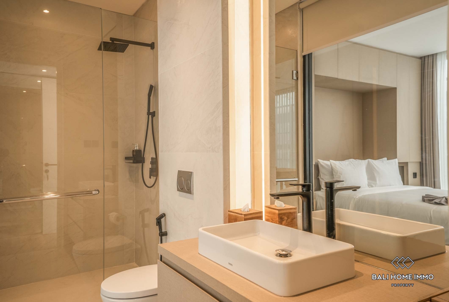 Well designed 2 bedrooms villa in a complex for sale in Bali, Canggu, Berawa view 15
